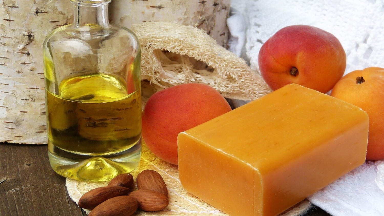 Cosmetic oils - perfect cleansing and nutrition for skin