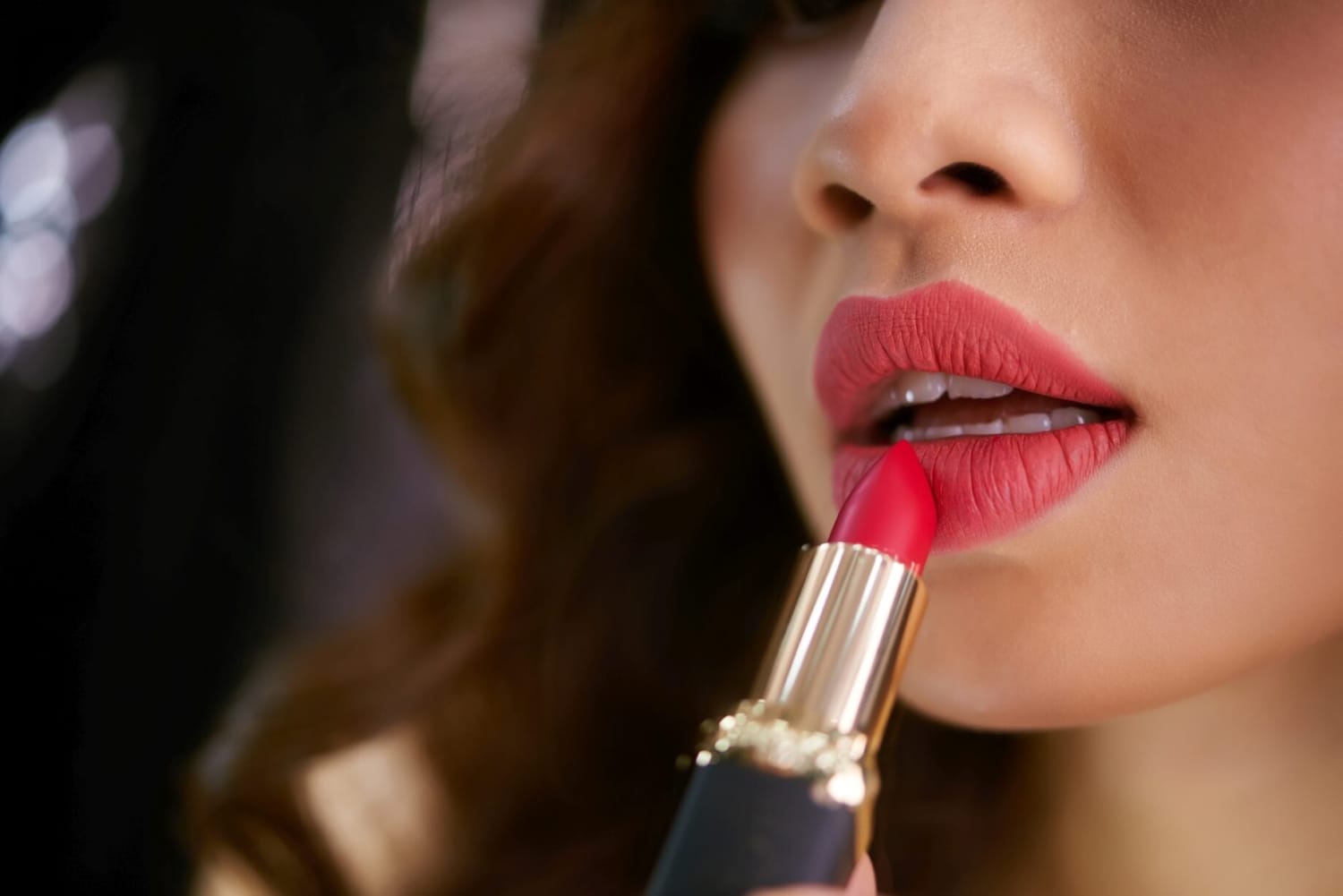 Lip liner and lipstick - perfect lip makeup