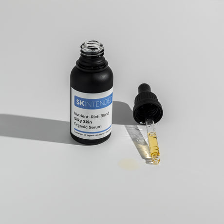 Skintended Organiczne serum do jedwabistej skóry o bogatej w składniki odżywcze mieszance