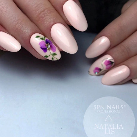 NaiLac UV/LED Gel Nail Polish 132 on nails