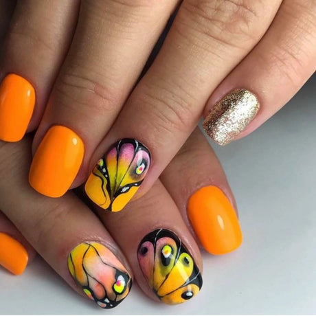 NaiLac UV/LED Gel Nail Polish 200 on nails