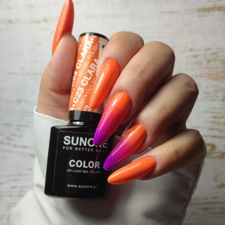 Sunone UV/LED Gel Polish C23 Clara on nails