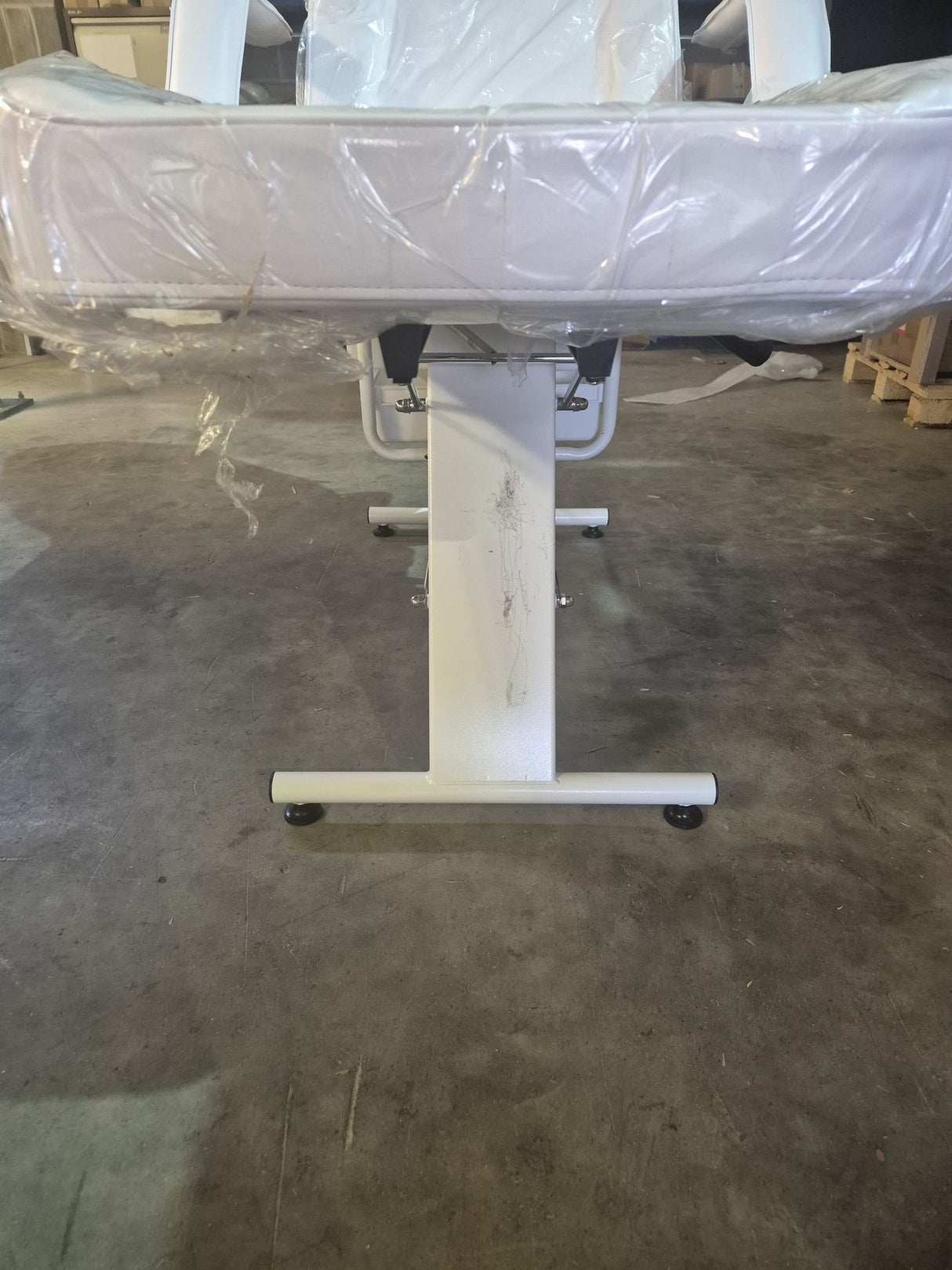 OUTLET ActiveShop Basic 202 White Cosmetic Chair