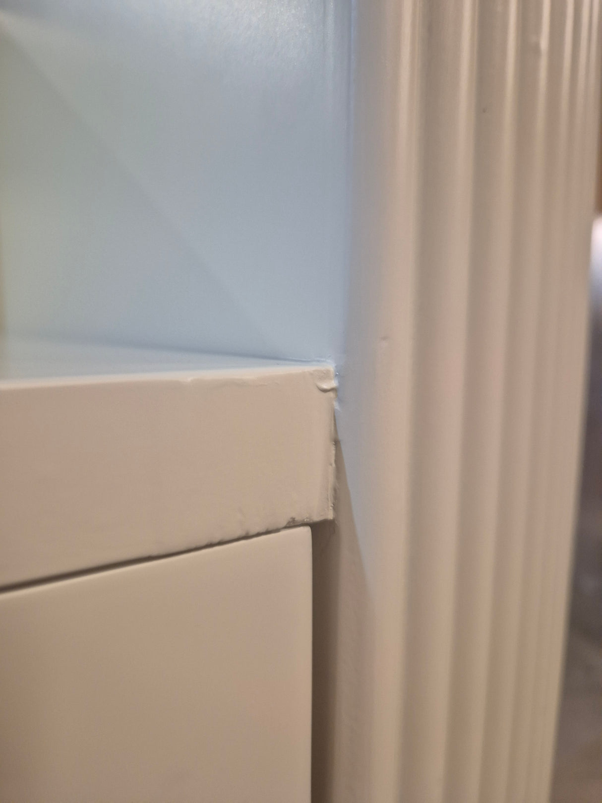 OUTLET Manufakturo Averne Reception Desk - Sleek & Modern Design with LED Creamy 100CM