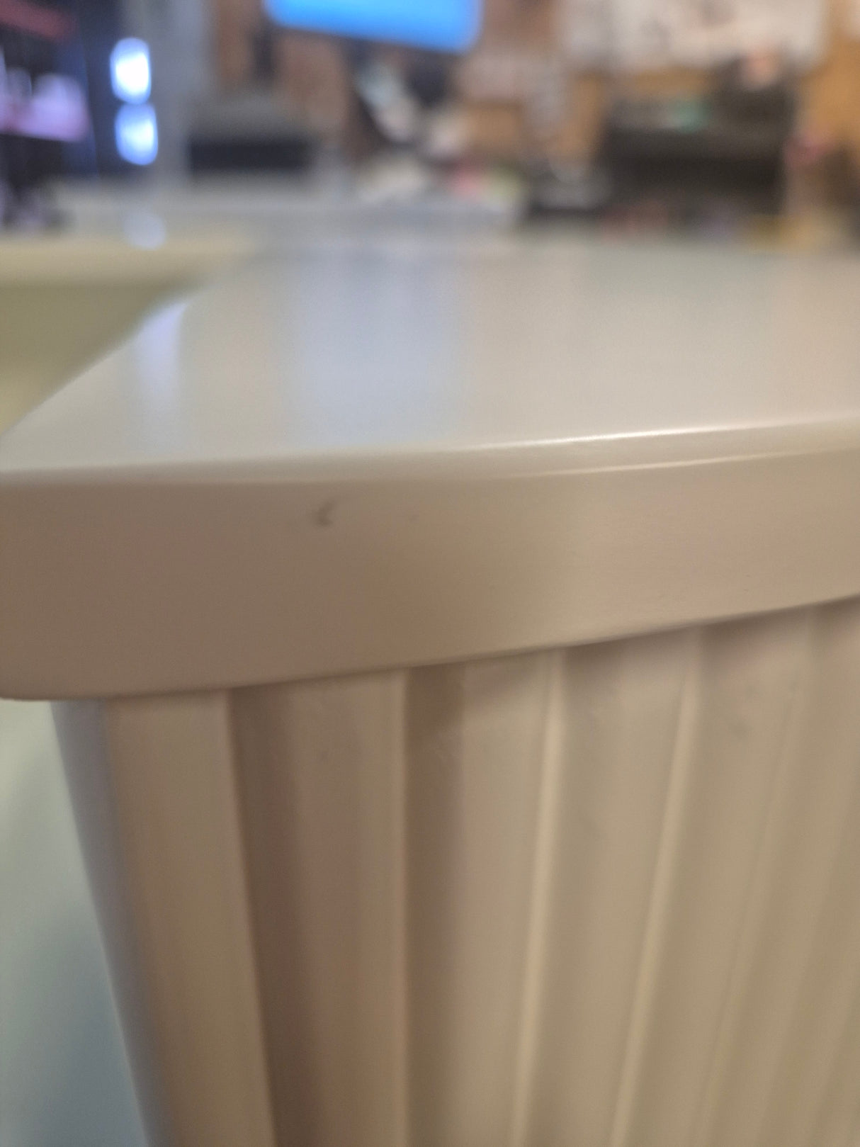 OUTLET Manufakturo Averne Reception Desk - Sleek & Modern Design with LED Creamy 100CM