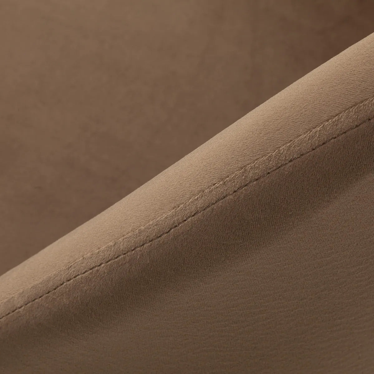 4Rico Arco Chair Brown - close-up of the upholstery and construction details
