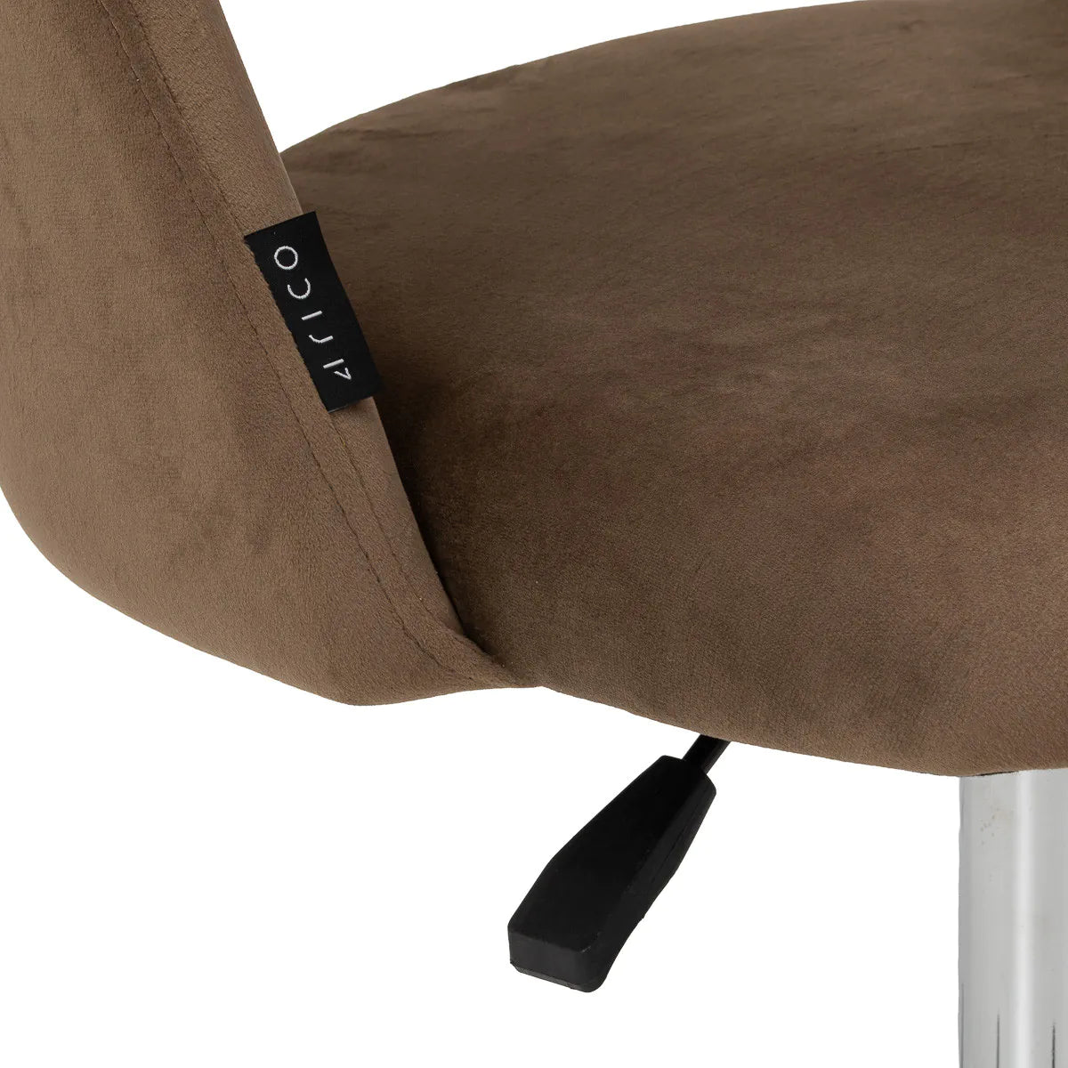4Rico Arco Chair Brown - displayed in a professional treatment-room setting