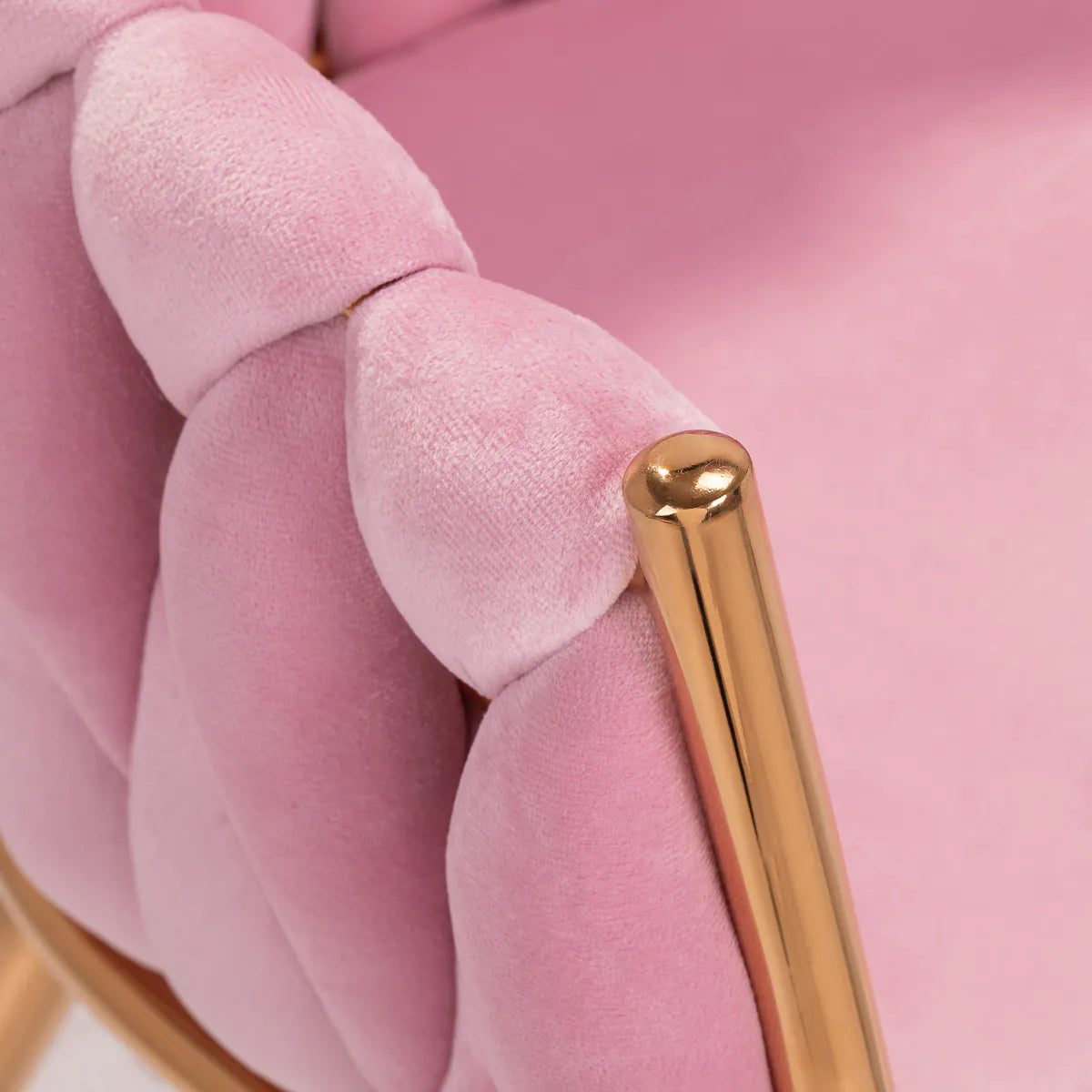 4Rico QS-GW06G Salon Chair Pink - close-up of the upholstery and construction details