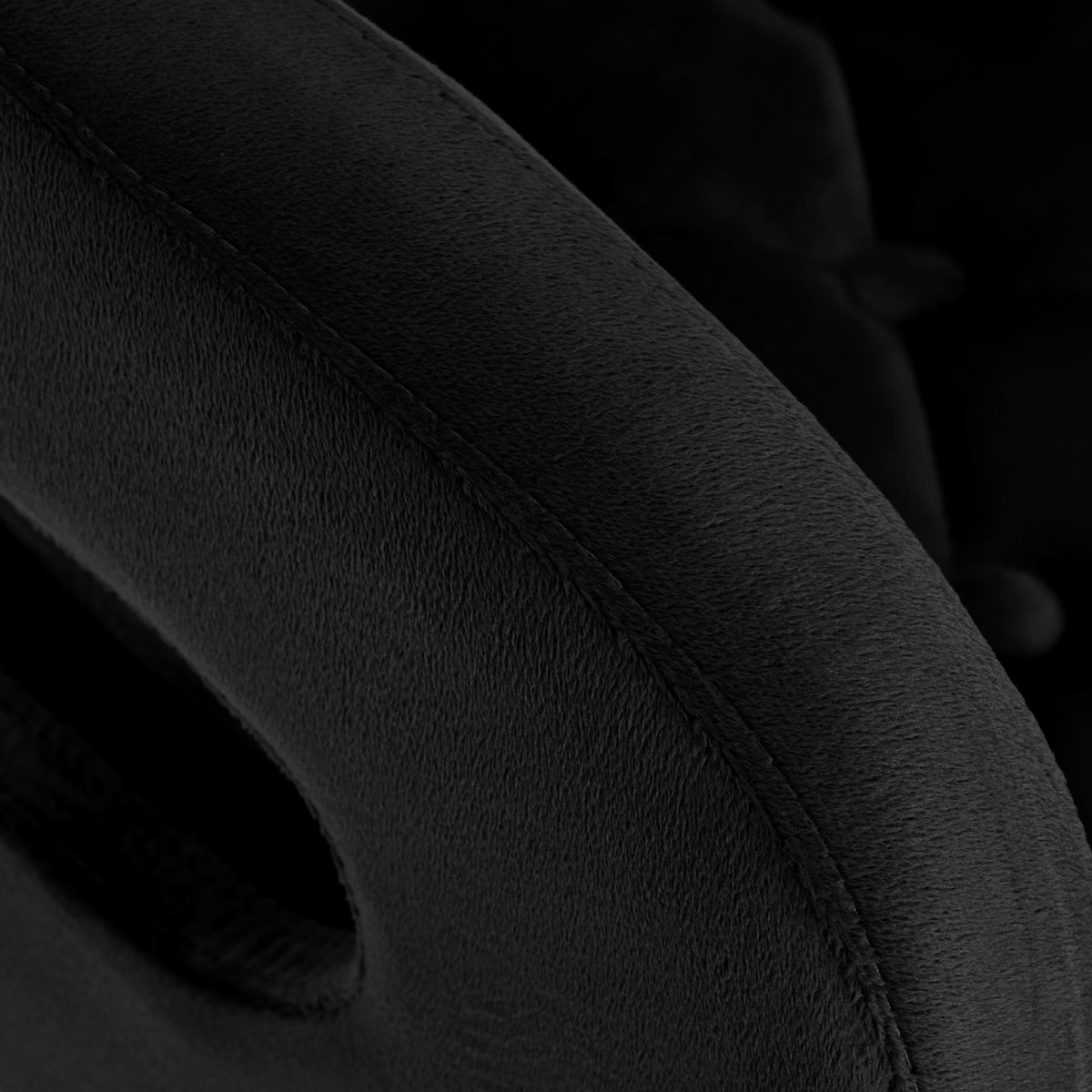 4Rico QS-OF213G Salon Chair Black - close-up of the upholstery and construction details