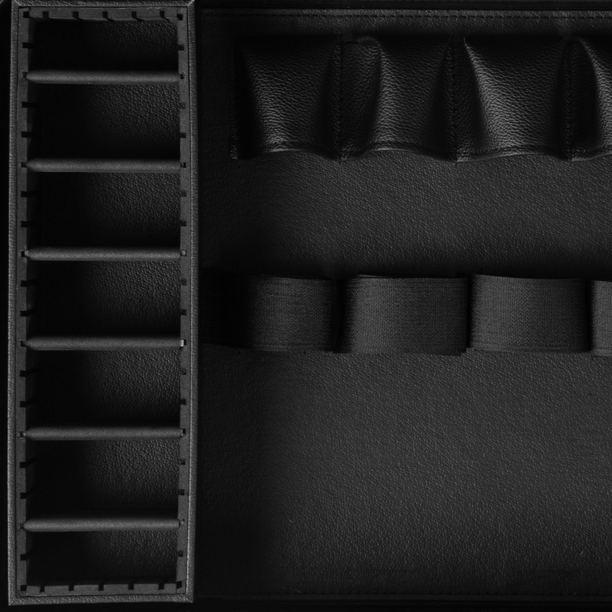 ActiveShop Barber Hairdressing Case White & Black - product displayed with its packaging on a dark background