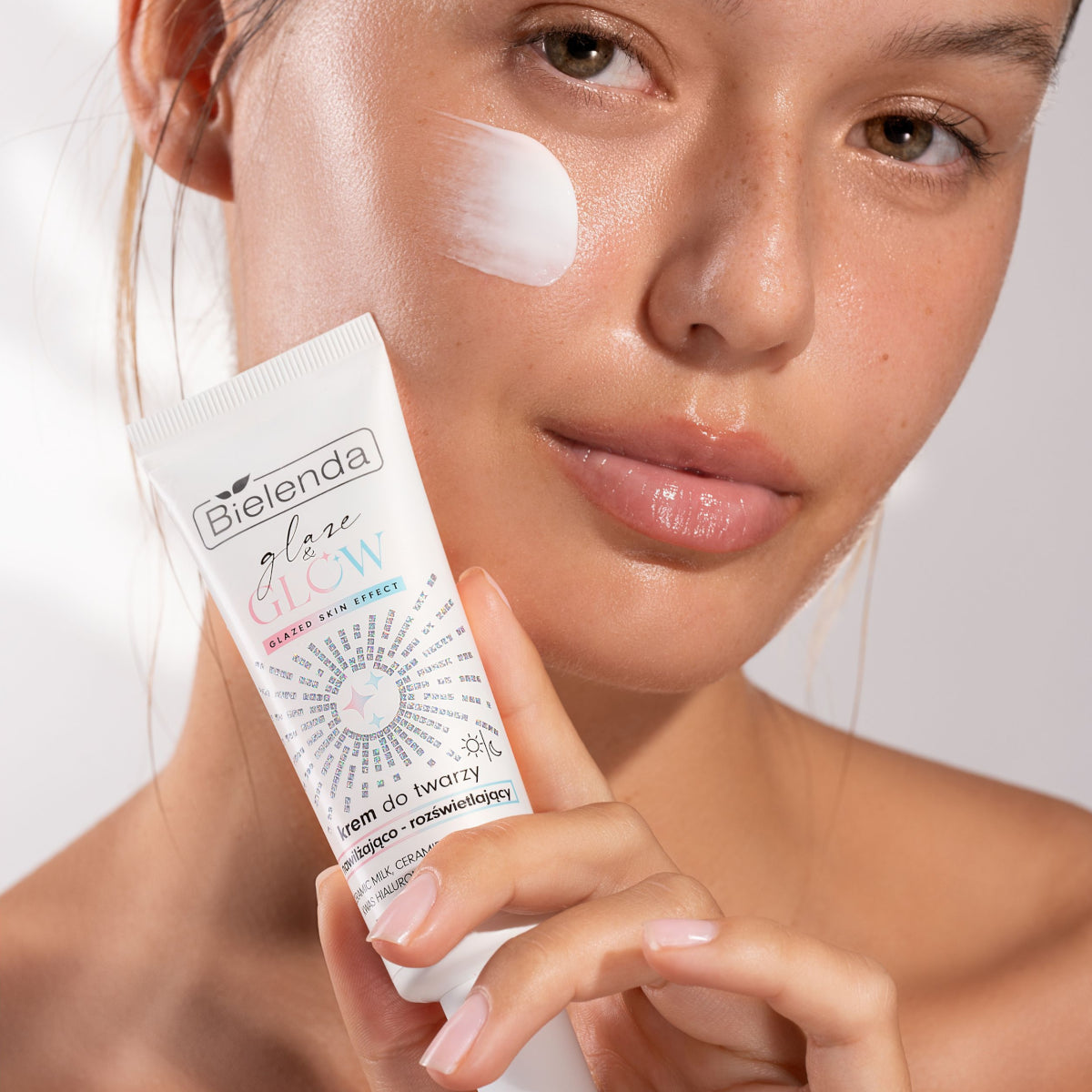 Bielenda Glaze & Glow Moisturising Brightening Face Cream Glazed Skin Effect - finished result shown on a model's face