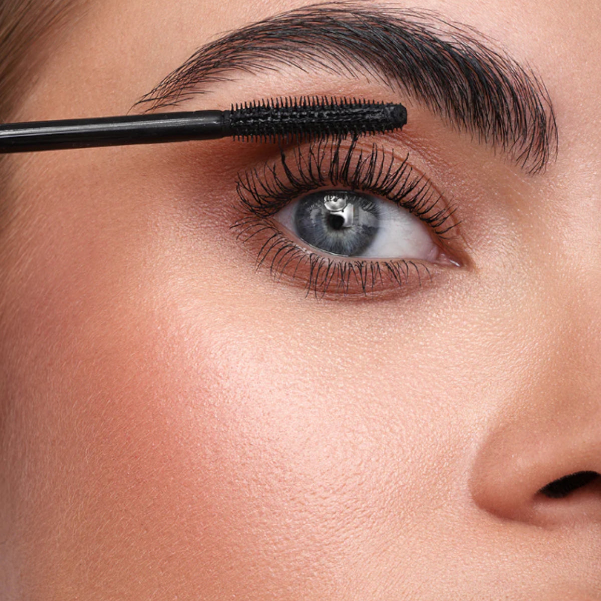 Eveline Wonder Show Dramatic Volume & Separation Mascara - finished result shown on a model's face