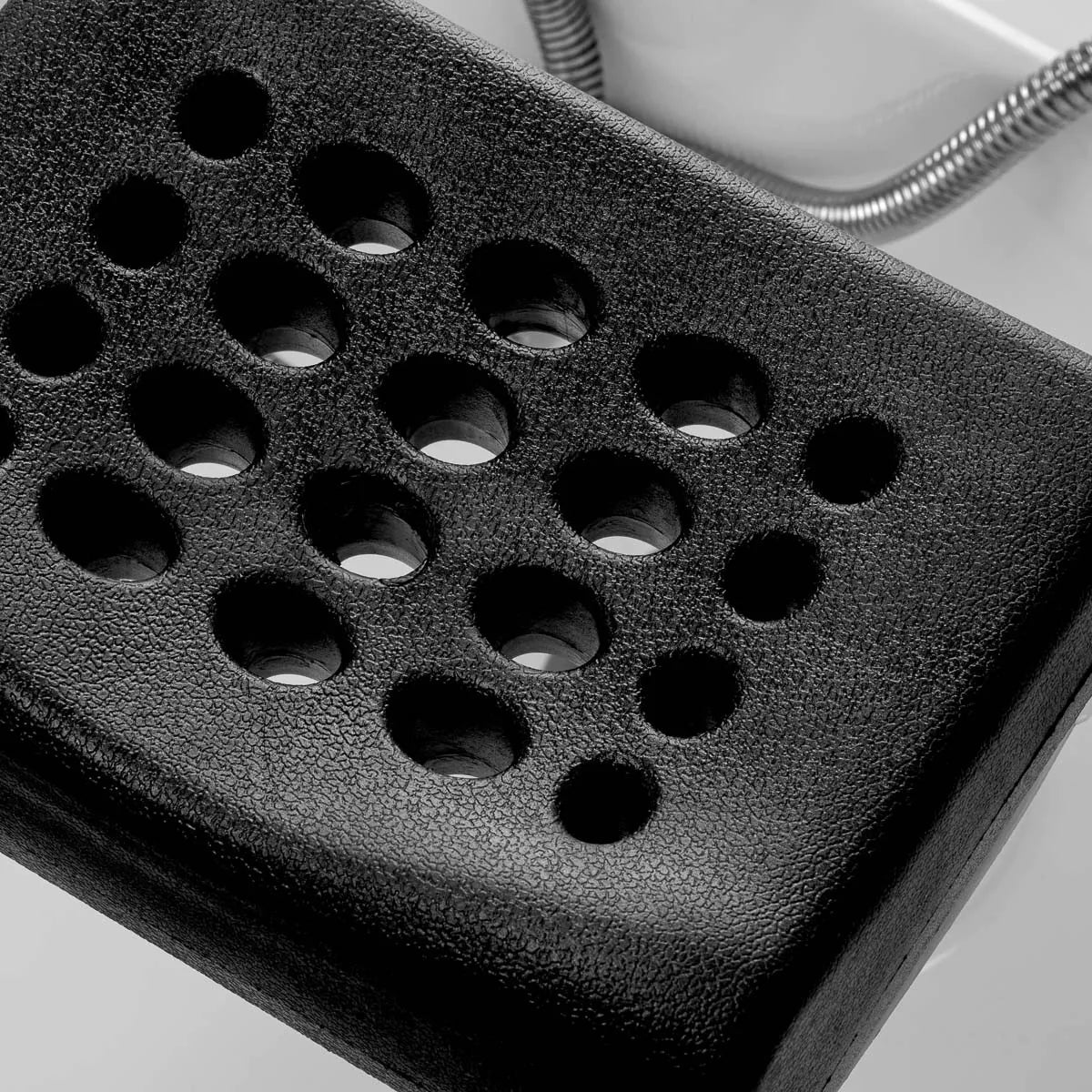Gabbiano 050 Japanese Head Spa Backwash Unit Black - close-up of the upholstery and construction details