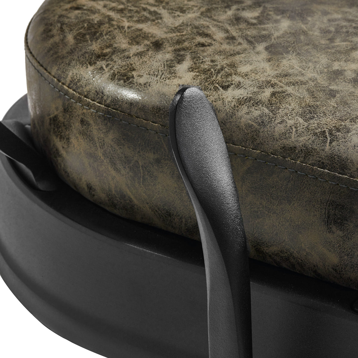 Gabbiano Barber Chair President Old Leather Green - close-up of the upholstery and construction details