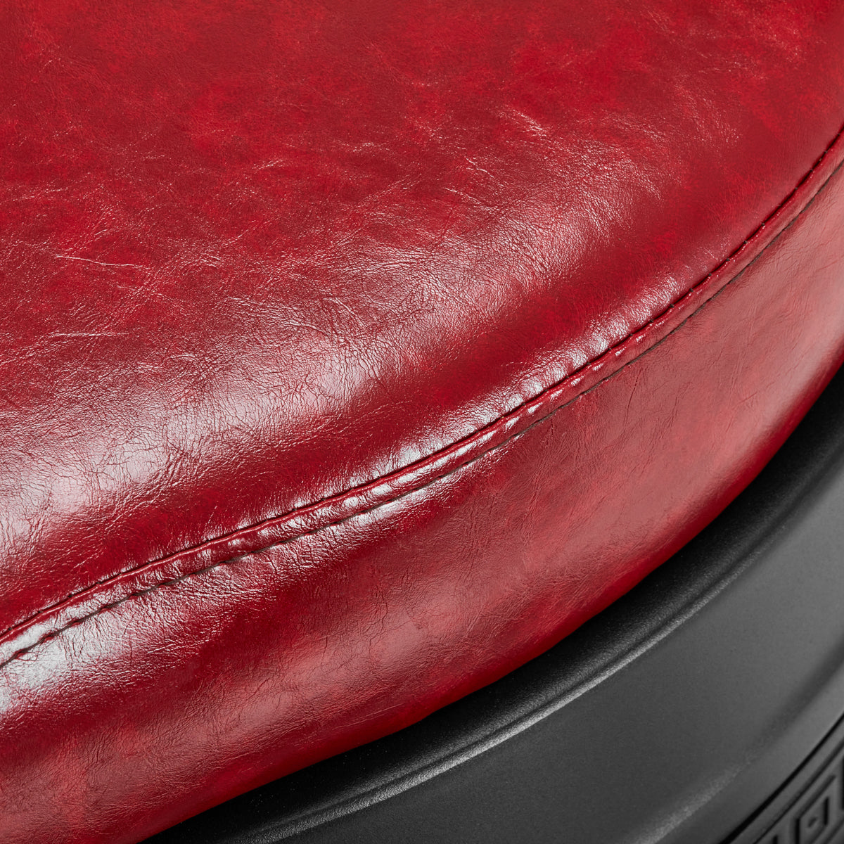 Gabbiano Barber Chair President Red - close-up of the upholstery and construction details
