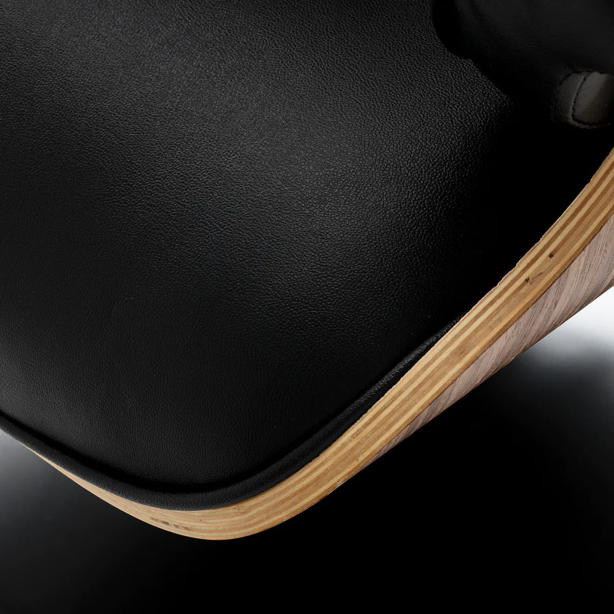Gabbiano Florencja Hair Salon Styling Chair Black & Walnut With a Black Base - close-up of the upholstery and construction details
