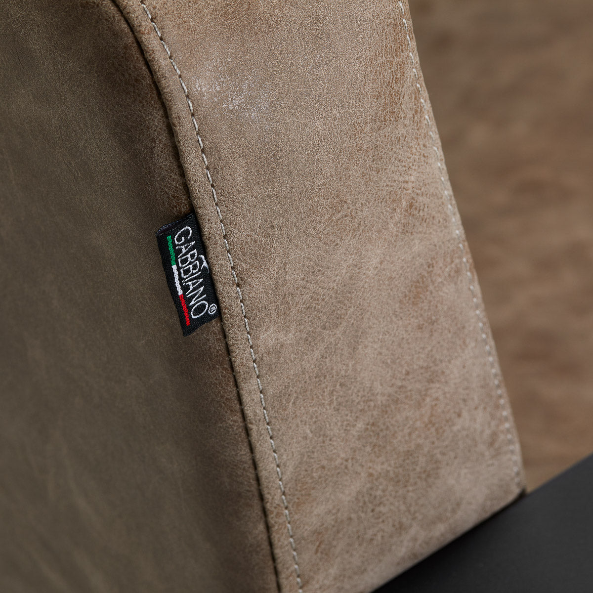 Gabbiano Hairdressing Chair Modena Old Brown - close-up of the upholstery and construction details