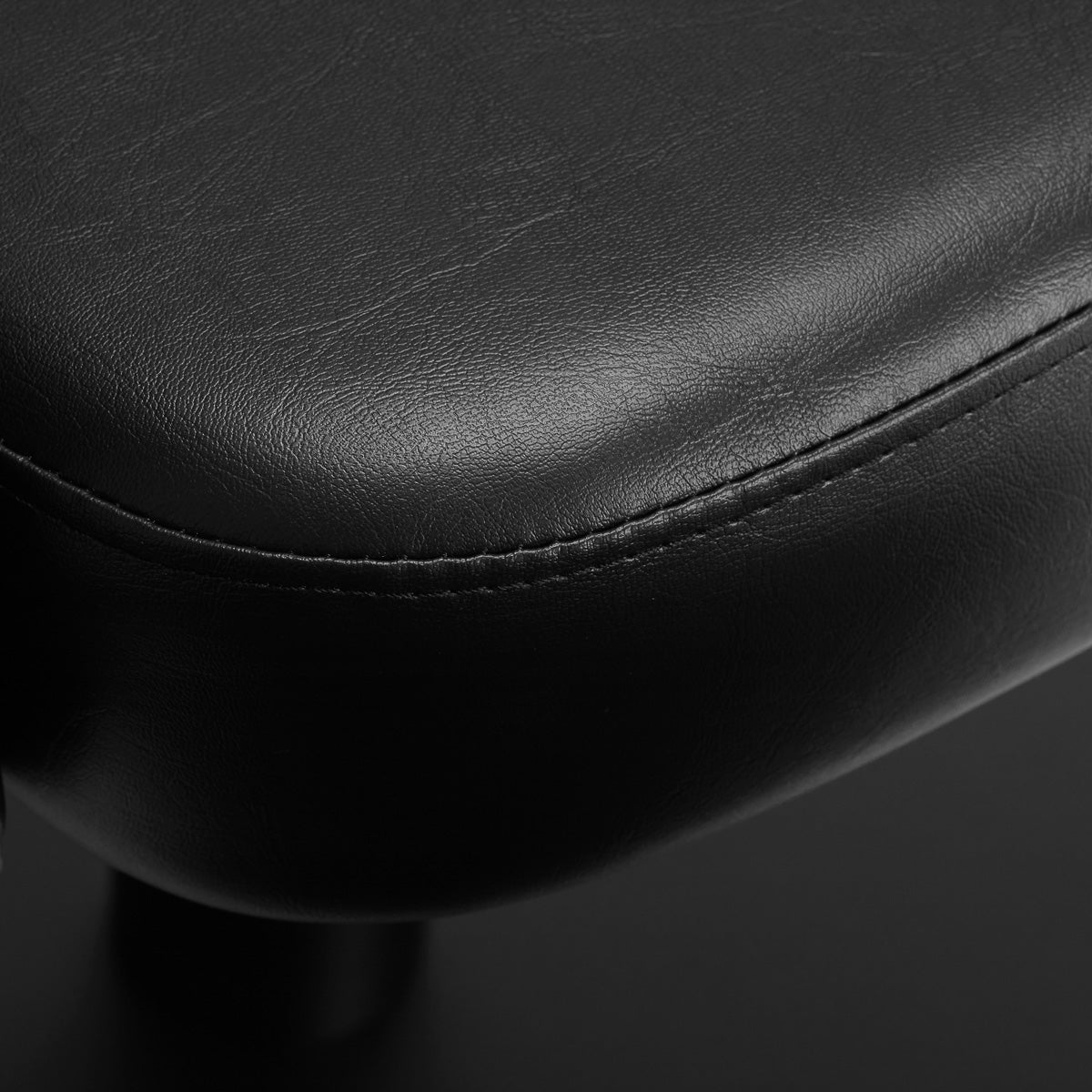 Gabbiano Hairdressing Chair Roma Black - close-up of the upholstery and construction details
