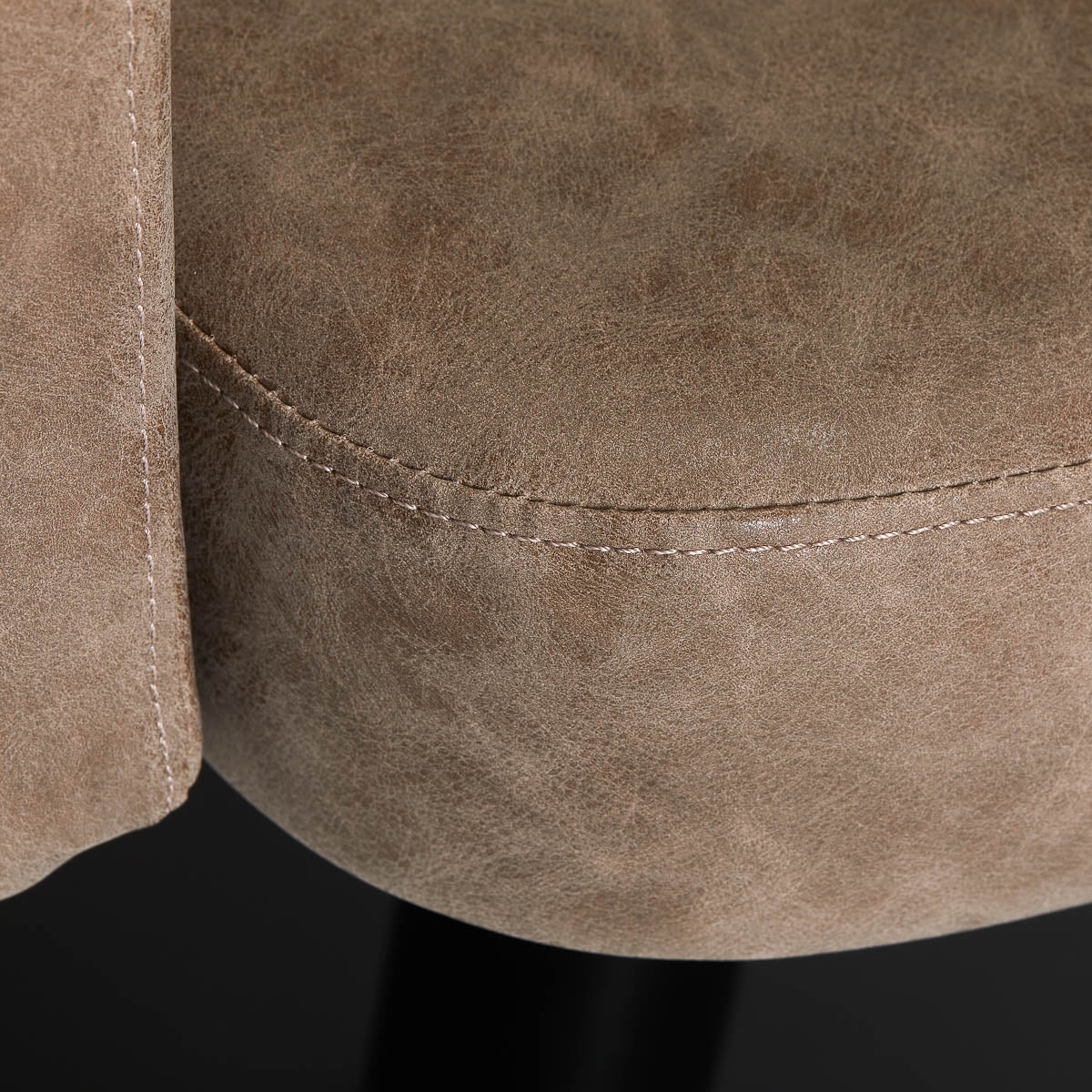 Gabbiano Hairdressing Chair Roma Old Brown - close-up of the upholstery and construction details