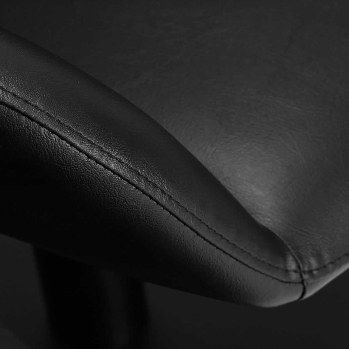 Gabbiano Hairdressing Chair Sevilla Black - close-up of the upholstery and construction details