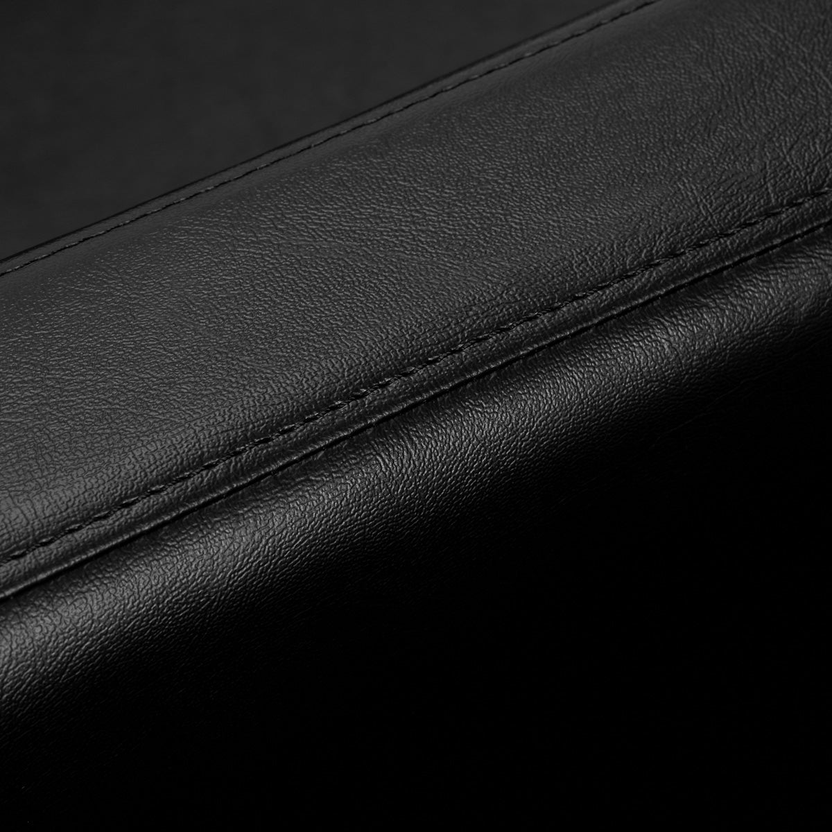 Gabbiano Hairdressing Chair Turyn Black Gold - close-up of the upholstery and construction details