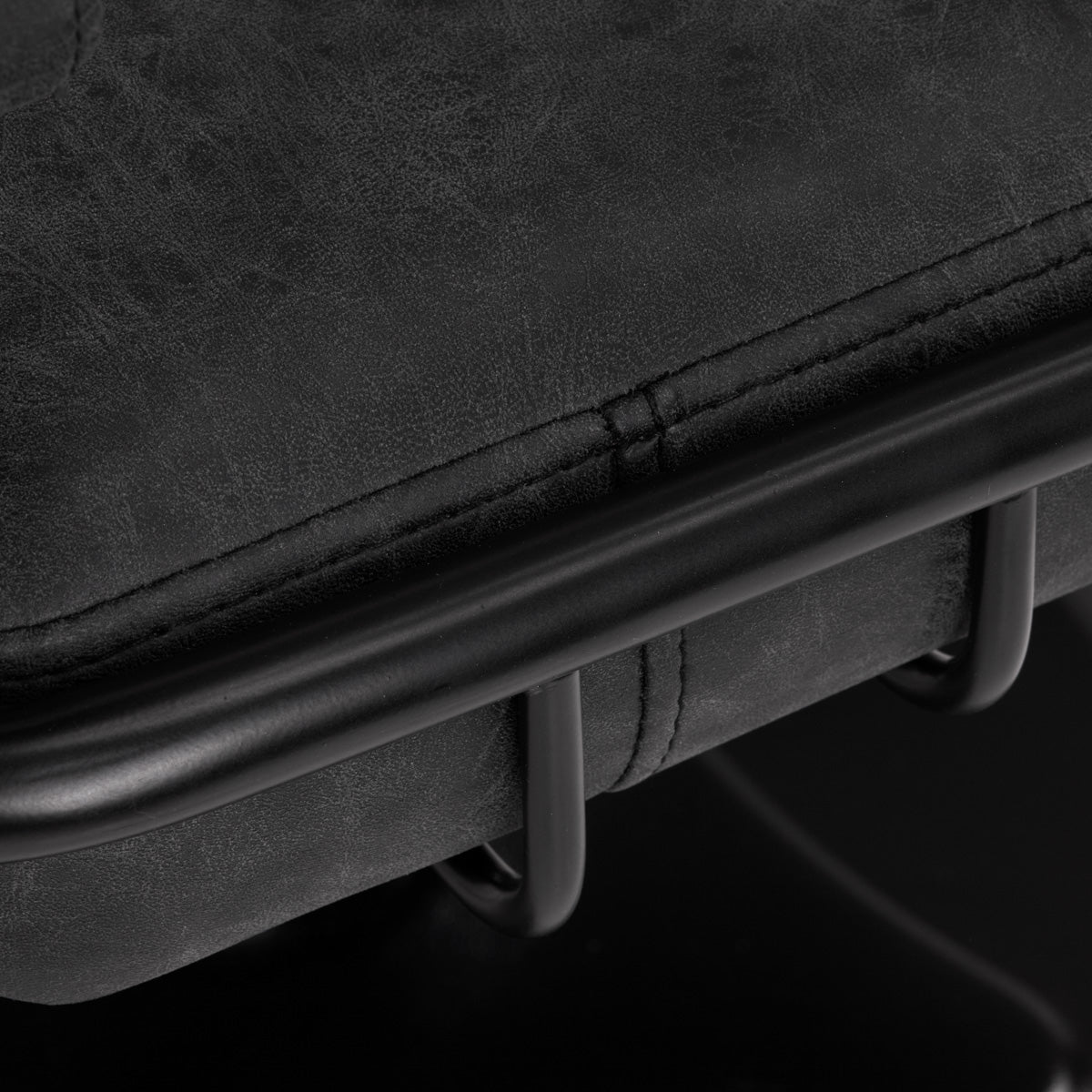 Gabbiano Katania Loft Old Leather Hair Salon Styling Chair Black - close-up of the upholstery and construction details