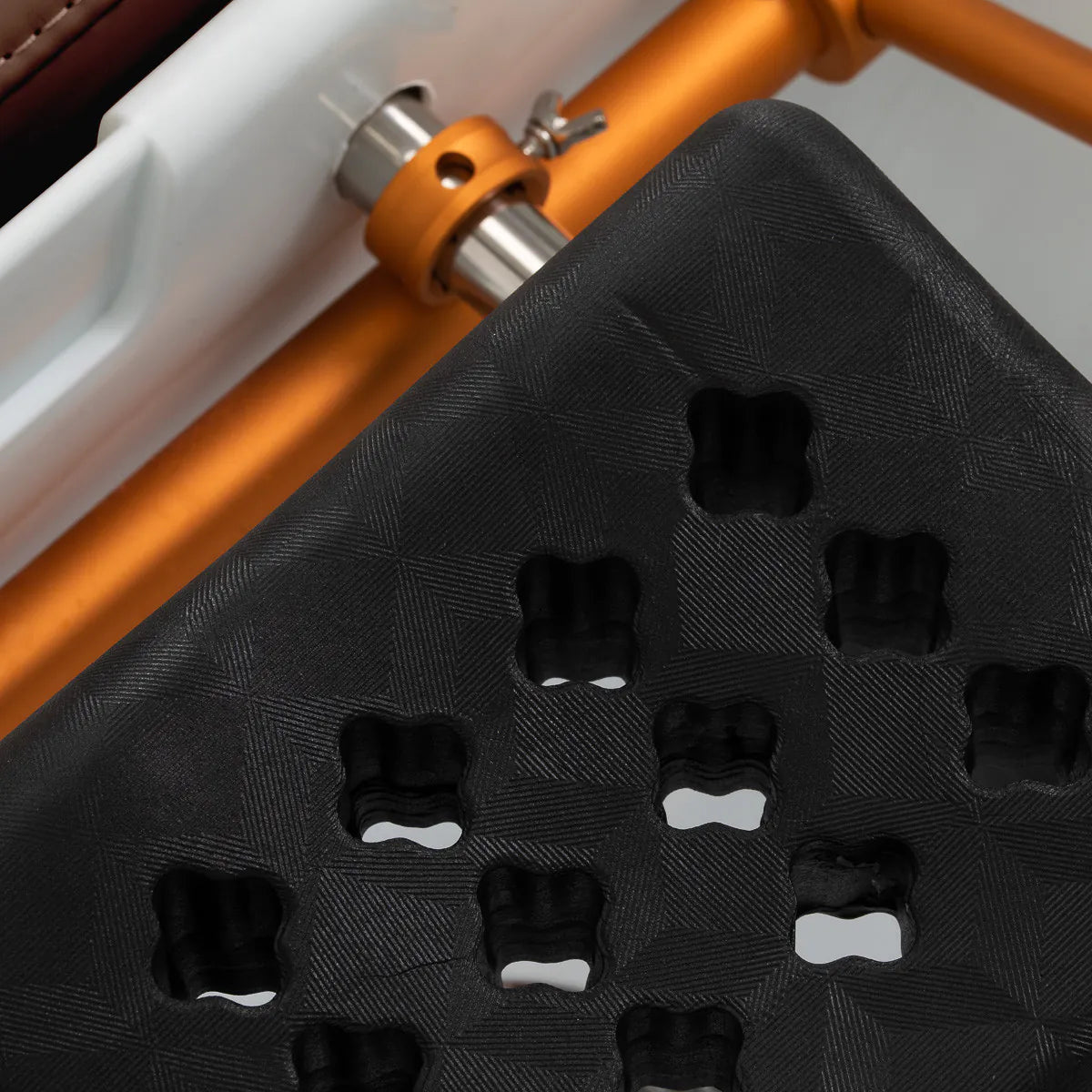 Gabbiano Maldives Head Spa Bed & Professional Hair Washing Station Brown - close-up of the upholstery and construction details