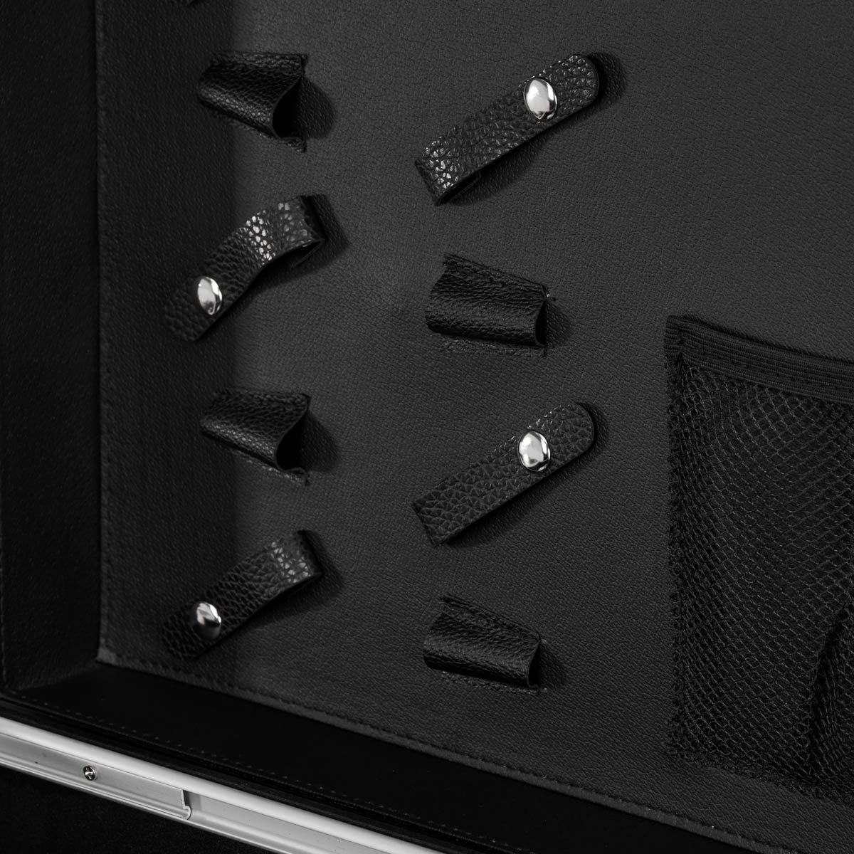 Gabbiano Mobile Hairdresser Trolley V21 Black - close-up of a construction detail