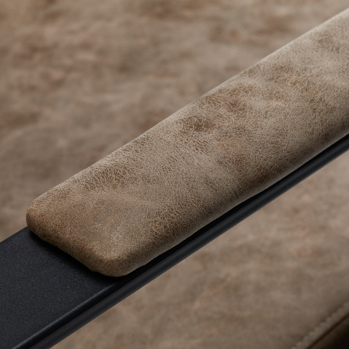 Gabbiano Modena Backwash Unit Antique Black - close-up of the upholstery and construction details