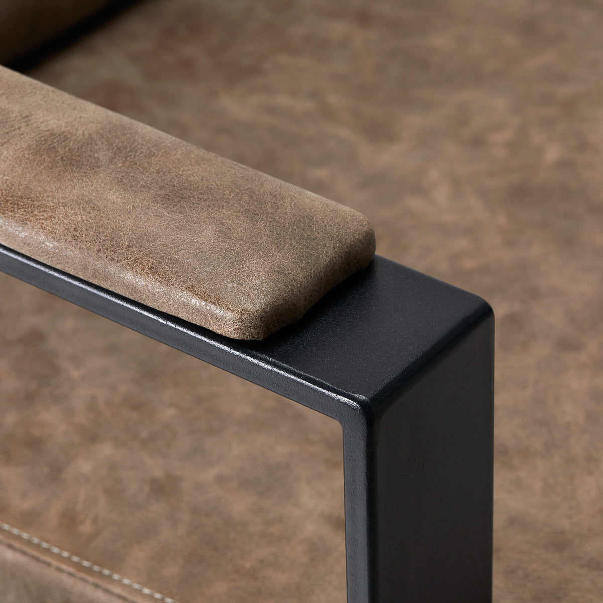 Gabbiano Modena Backwash Unit Antique Black - close-up of the upholstery and construction details