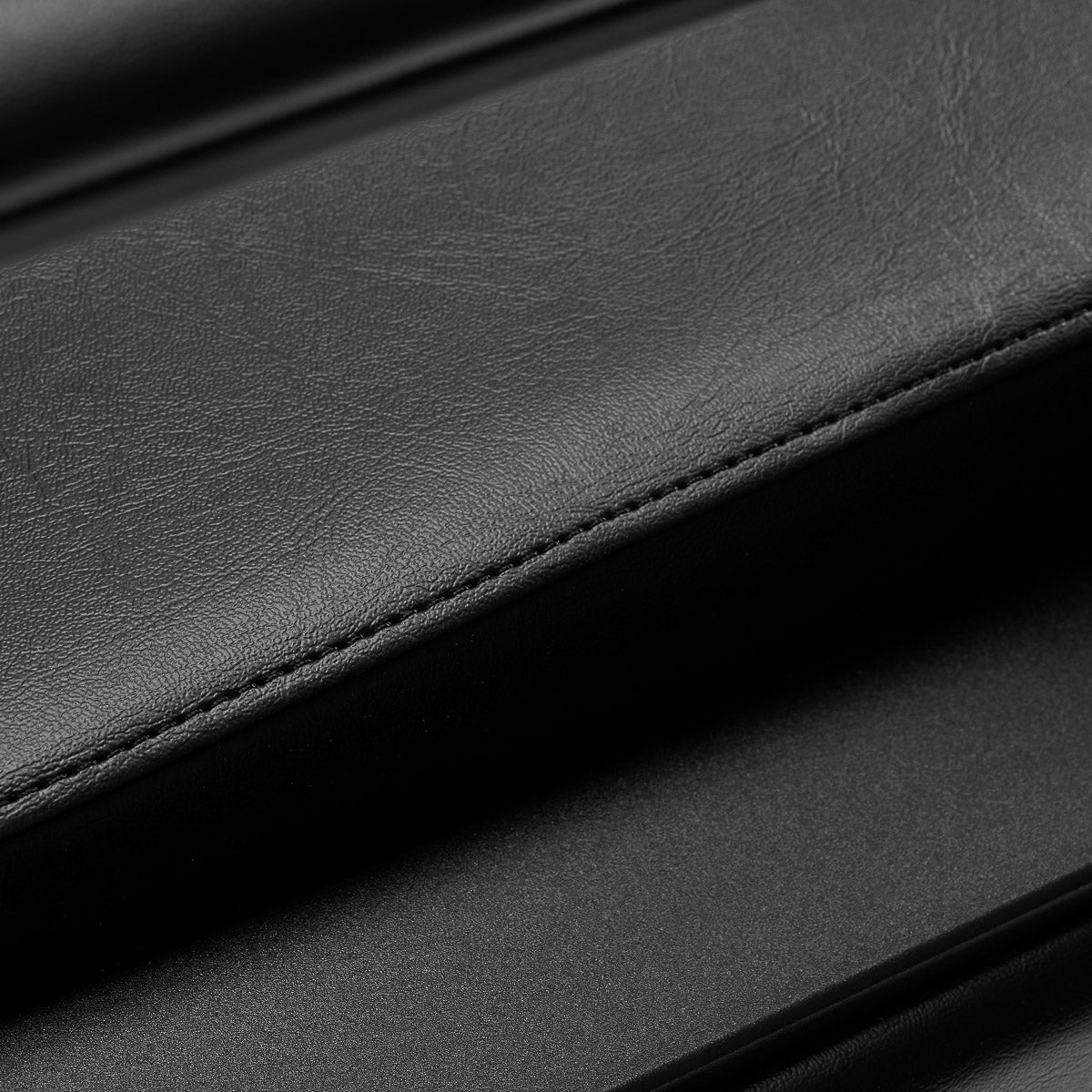 Gabbiano Modena Backwash Unit Black - close-up of the upholstery and construction details