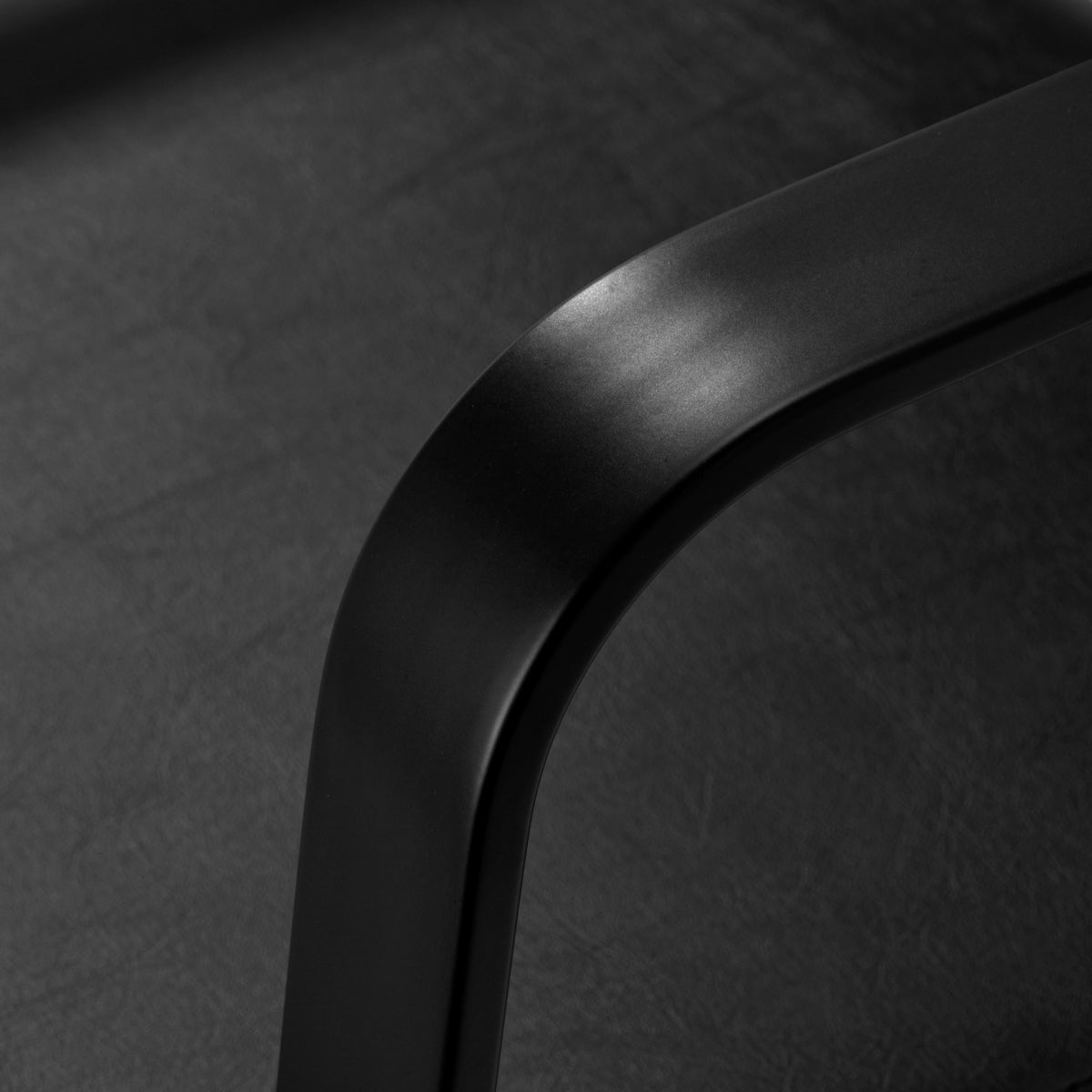Gabbiano Porto-BM Hair Wash Unit Black - close-up of the upholstery and construction details