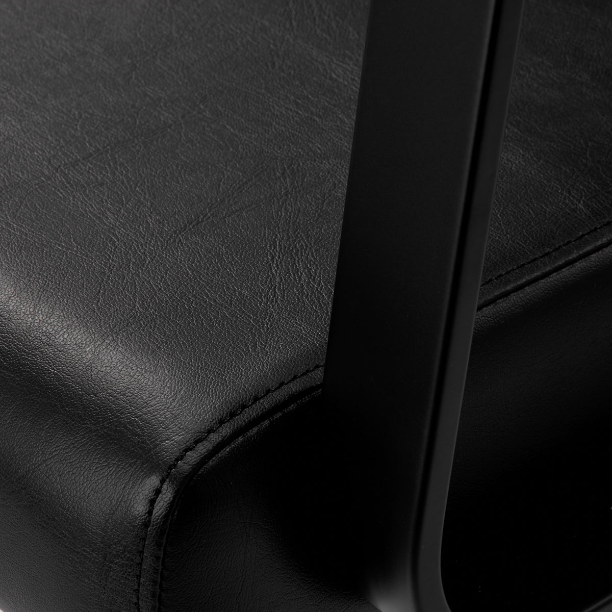 Gabbiano Porto-BM Hair Wash Unit Black - close-up of the upholstery and construction details