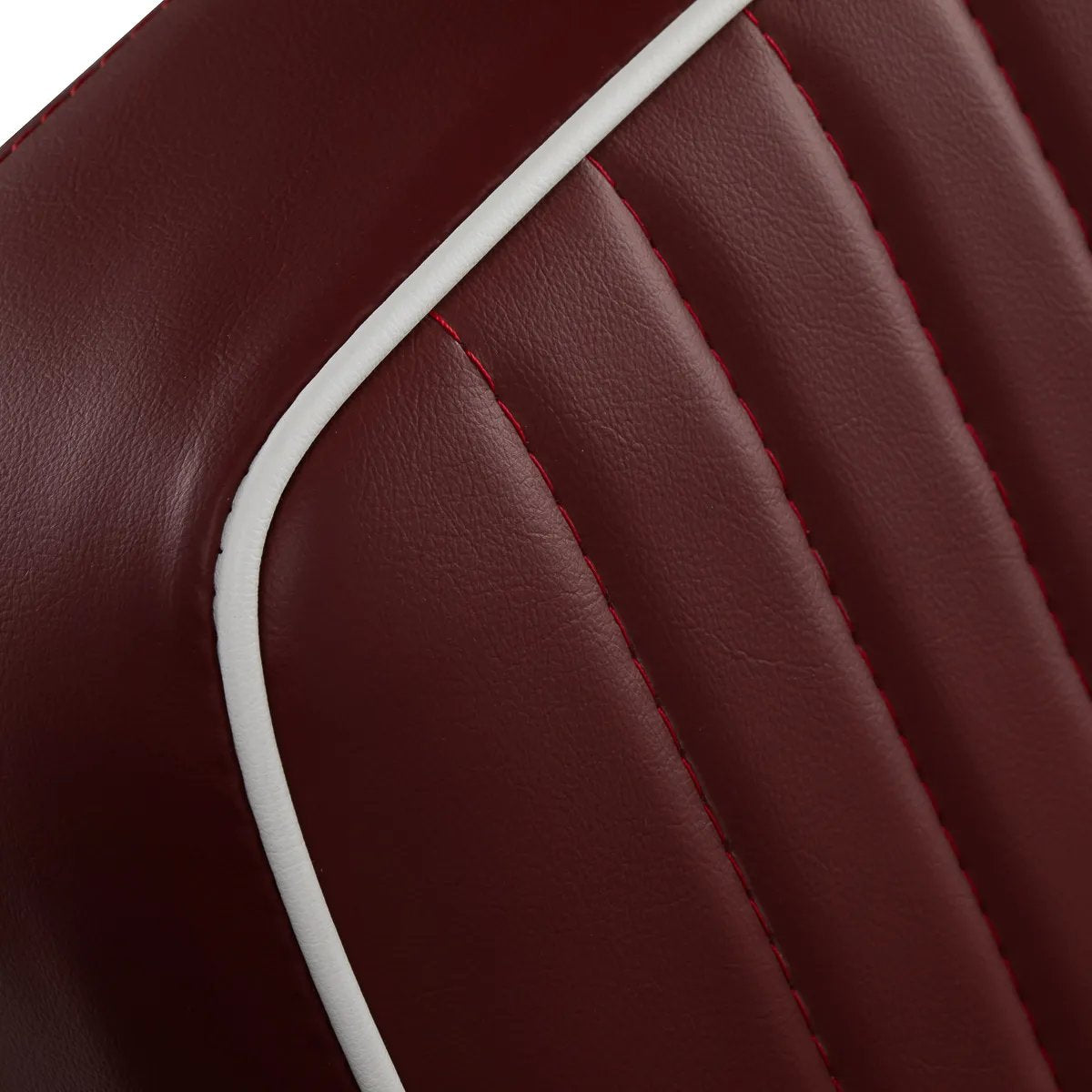 Close-up of the Gabbiano Visionerio red seat edge and contrasting piping