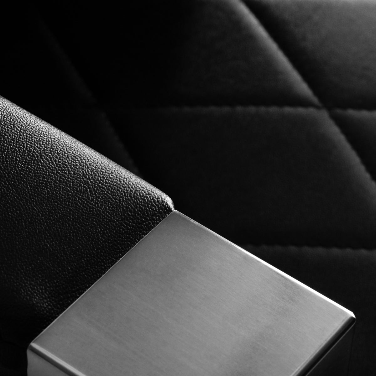 Hair System BM88066 Barber Chair Black - close-up of the upholstery and construction details