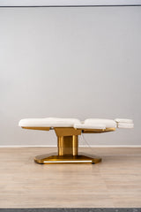 Manufakturo Étoile Electric Lash Beauty Bed - 3 Motors Creamy - close-up of the upholstery and construction details
