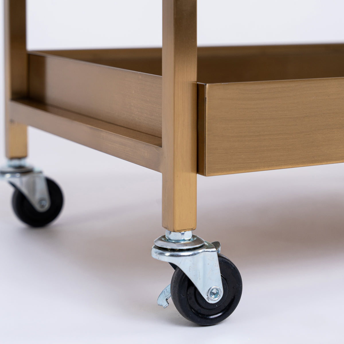 Manufakturo Beauty Trolley Assistant on Wheels Gold - close-up of a construction detail