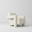 Manufakturo Luxury Lenné Reception Chair - Modern Accent for Salon Waiting Area Creamy - close-up of the upholstery and construction details