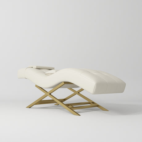 Manufakturo Majesty Lash Bed - Adjustable Headrest Creamy - close-up of the upholstery and construction details