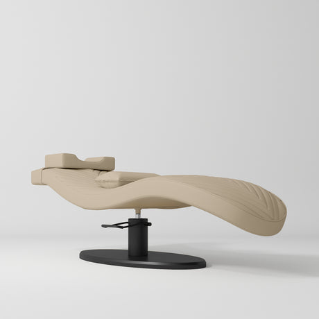 Manufakturo Royale Luxury & Ergonomic Beauty Lash Bed Black Base Warm Beige - close-up of the upholstery and construction details