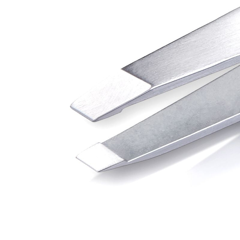 Nghia Export T-05 Tweezers - close-up of the tweezer arms and precision tips on a white background