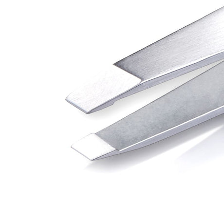 Nghia Export T-05 Tweezers - close-up of the tweezer arms and precision tips on a white background