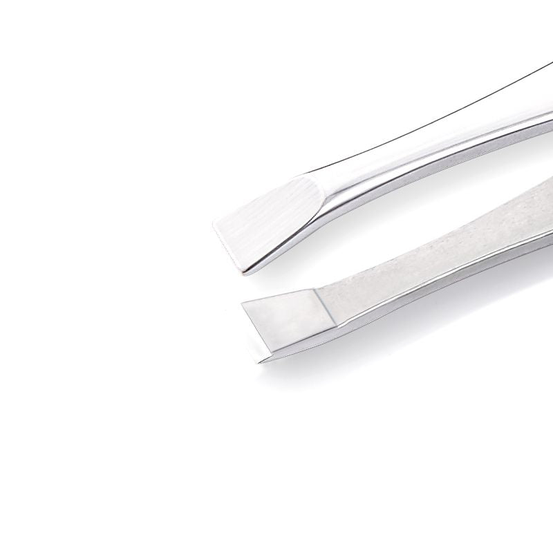 Nghia Export T-06 Tweezers - close-up of the tweezer arms and precision tips on a white background