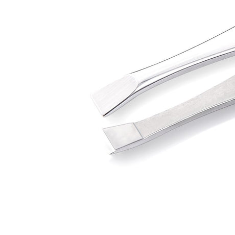 Nghia Export T-06 Tweezers - close-up of the tweezer arms and precision tips on a white background