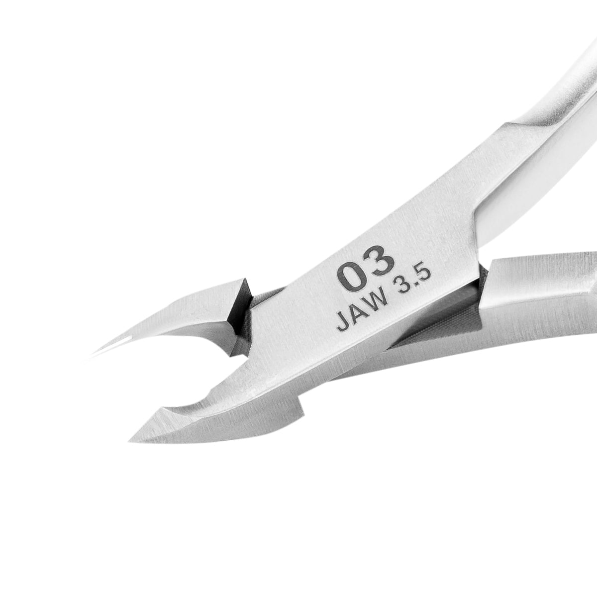 Ocho Pro Cuticle Nippers 03 Hand Polished Jaw 3.5mm - stainless-steel nippers with the cutting jaws visible on a white background