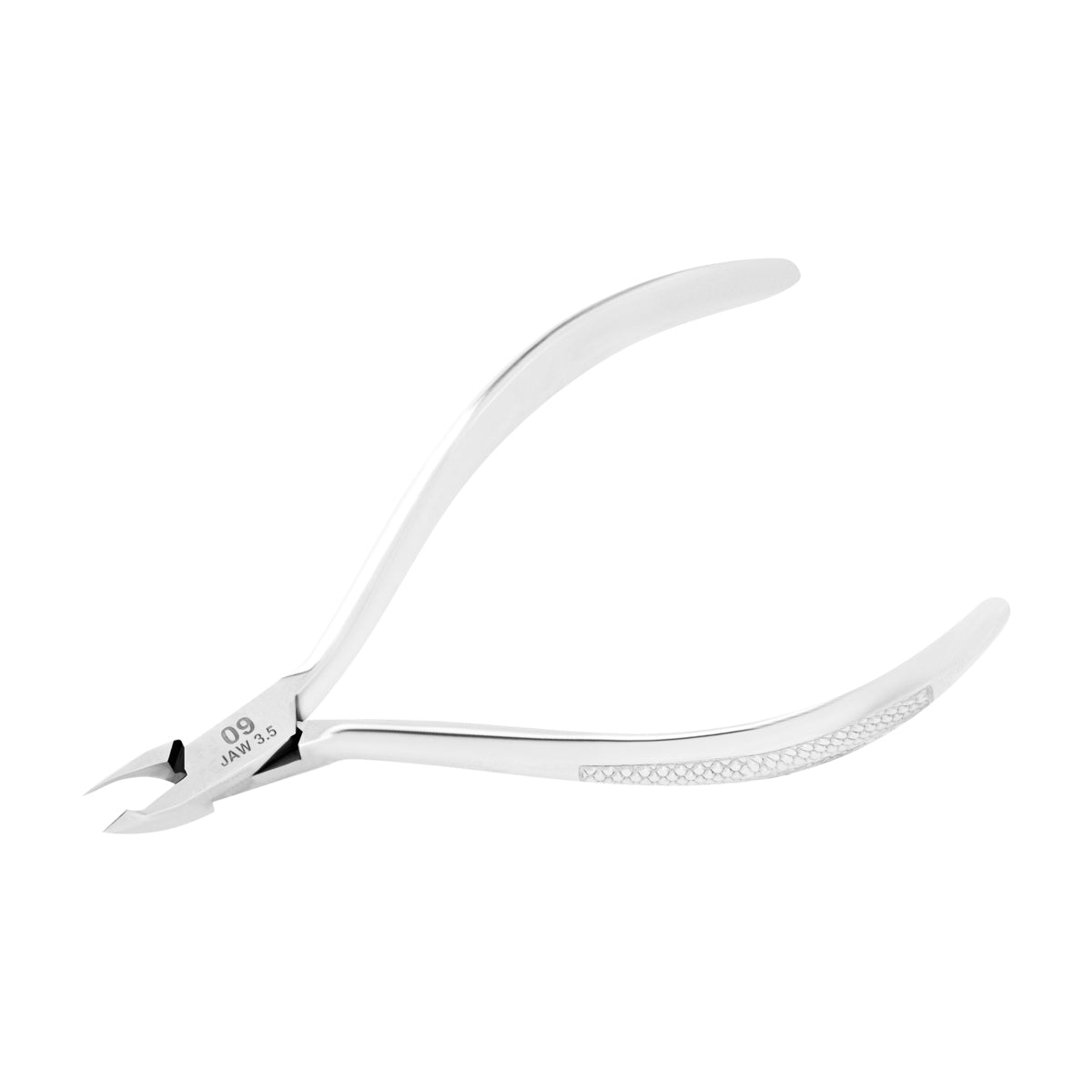Ocho Pro Cuticle Nippers 09 Hand Polished Jaw 3.5mm - stainless-steel nippers with the cutting jaws visible on a white background