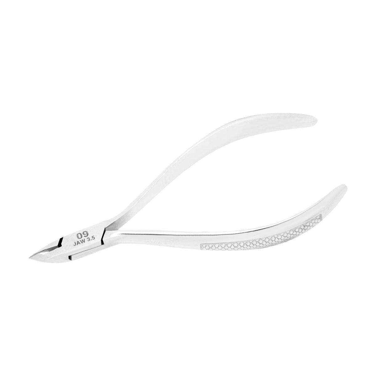 Ocho Pro Cuticle Nippers 09 Hand Polished Jaw 3.5mm - stainless-steel nippers with the cutting jaws visible on a white background