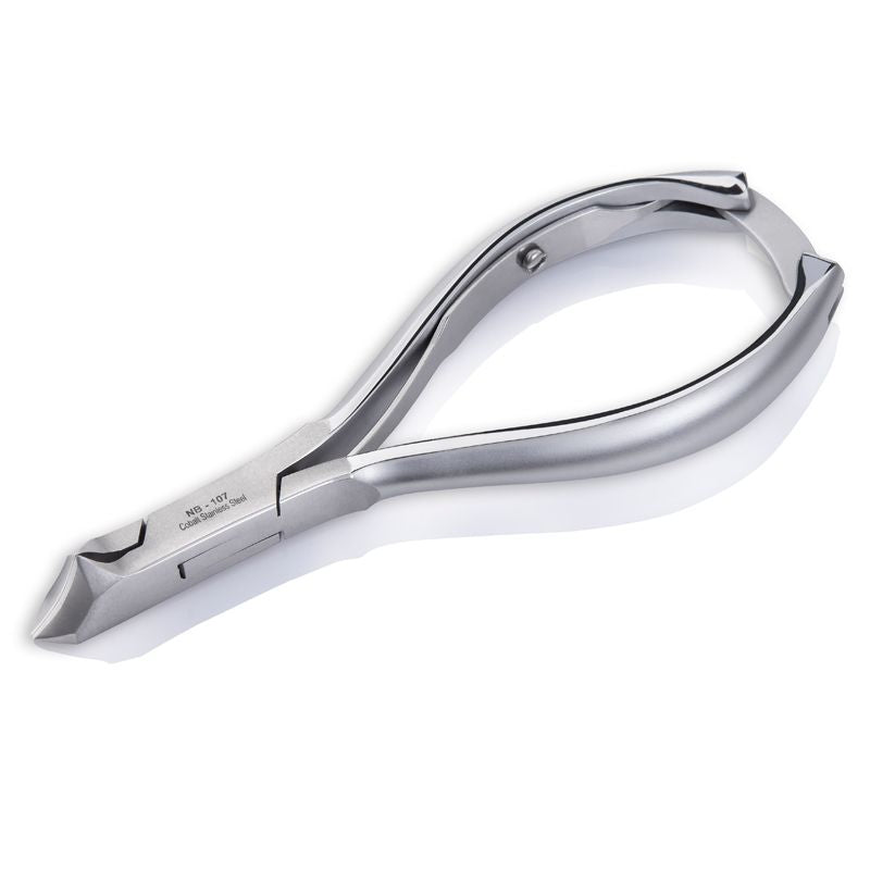 Omi Pro-Line NB-107 Nail Nippers - Box Joint - stainless-steel nippers with the cutting jaws visible on a white background