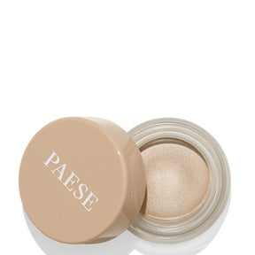 Paese Creamy Highlighter Glow Kissed x Krzyszkowska - powder compact with the shade visible on a white background