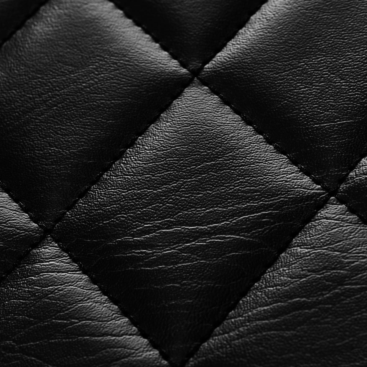 Sakura Classic 305 Massage Chair Black - close-up of the upholstery and construction details
